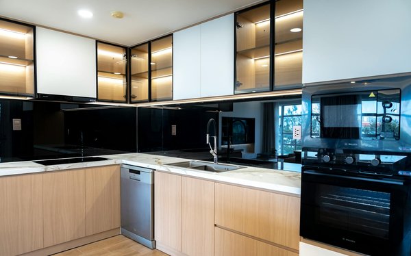 Explorez l'Univers des Accessoires de Piscine de Luxe : L'Art de la Détente Élégante